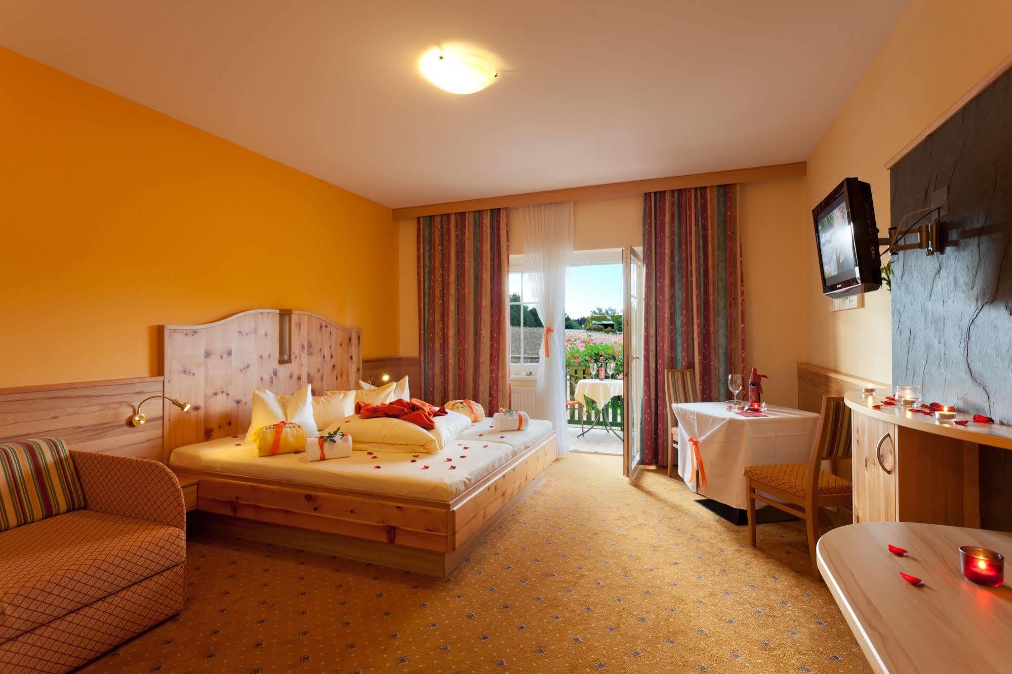 Thermenhotel Puchasplus Щегерсбах Екстериор снимка